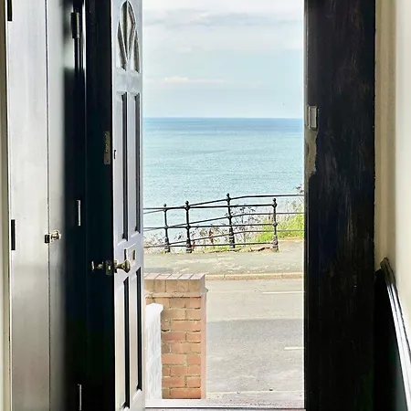 The Seaview Lookout - With Free Parking *