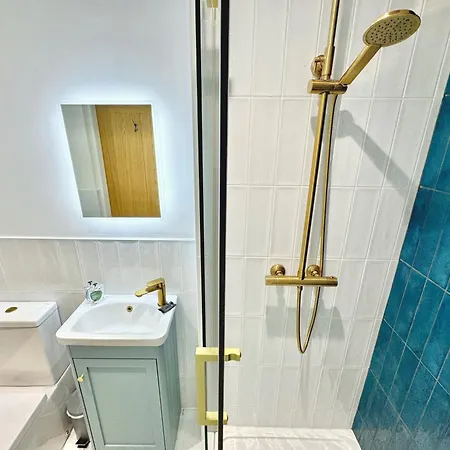 Апартаменты The Seaview Lookout - With Free Parking