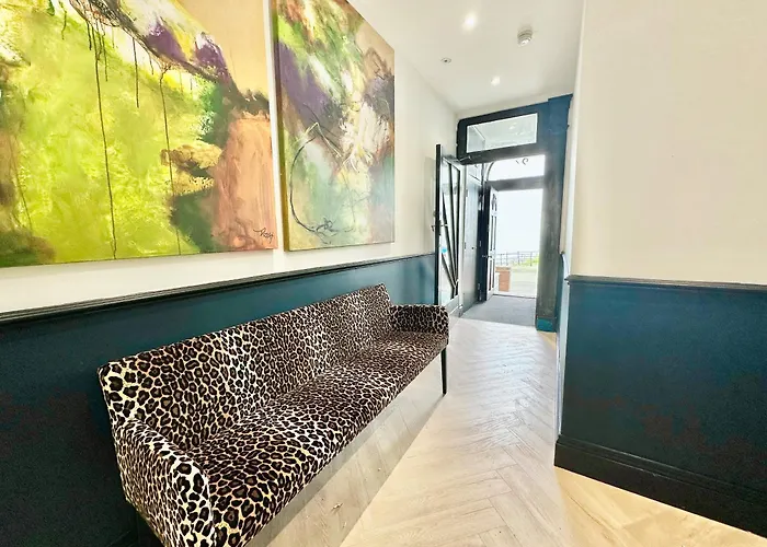 The Seaview Lookout - With Free Parking Скарборо