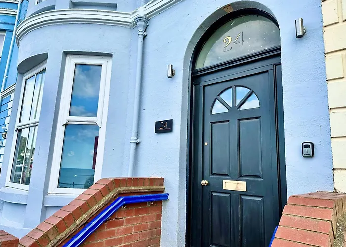 The Seaview Lookout - With Free Parking Апартаменты